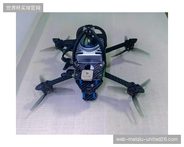 琼海市体育场借助有限元分析部署监测点，无人机激光雷达覆盖复杂钢结构屋盖